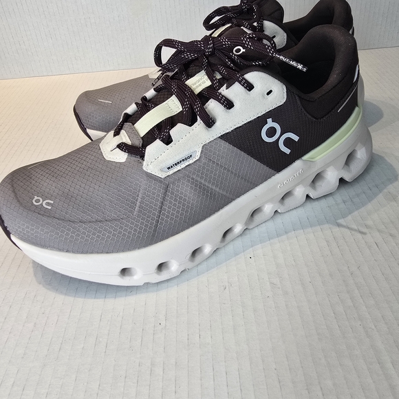 On Running Shoes - Oc On Cloud Running Brown and Tan Sneakers